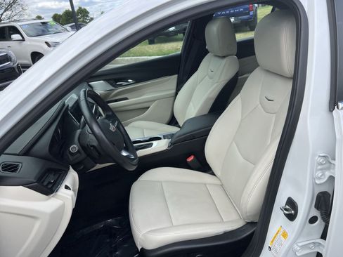 Used 2023 Cadillac CT4 Premium Luxury RWD image 13