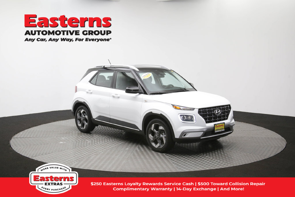Used 2025 Hyundai Venue Limited FWD image 49