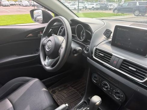 Used 2016 MAZDA MAZDA3 i Sport w/ Preferred Equipment Package FWD image 17