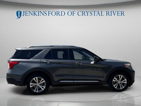 Certified 2020 Ford Explorer Platinum w/ Premium Technology Package AWD/4WD image 2