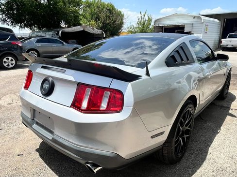 Used 2010 Ford Mustang GT RWD image 4