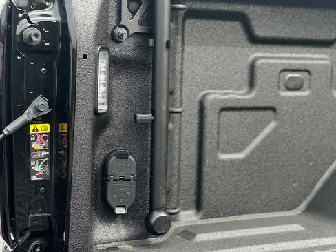 Used 2023 GMC Sierra 2500 AT4 w/ AT4 Premium Plus Package image 14