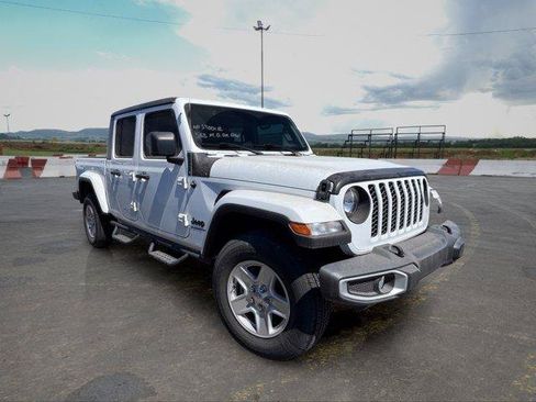 Used 2021 Jeep Gladiator Sport AWD/4WD image 2