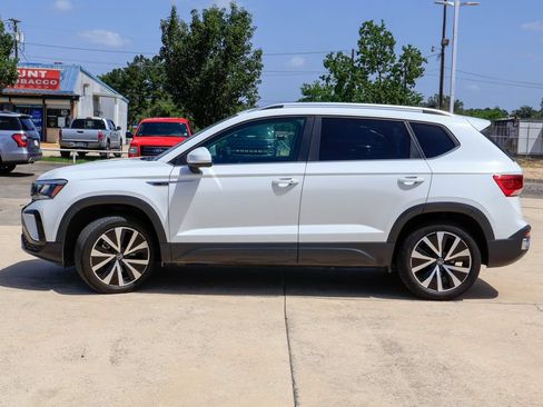 Used 2024 Volkswagen Taos SE FWD image 24