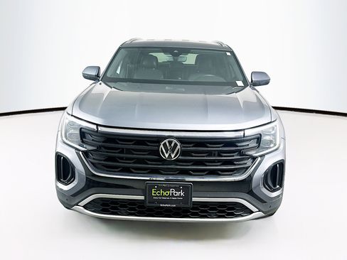 Used 2024 Volkswagen Atlas Cross Sport SE w/ Black Wheel Package FWD image 2