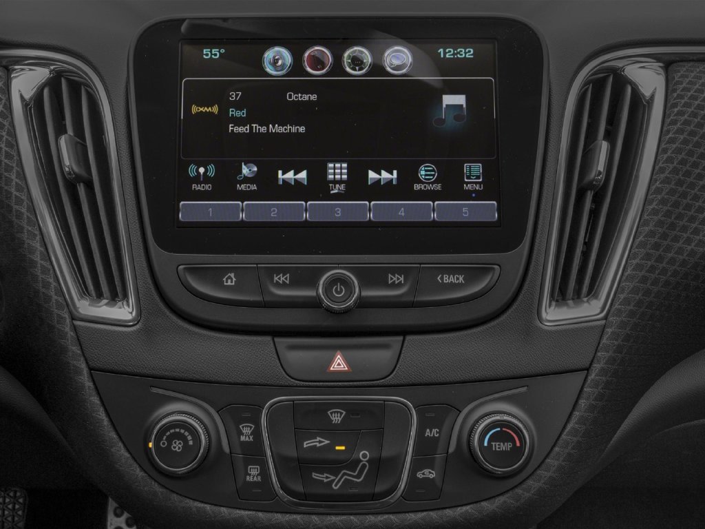 Used 2016 Chevrolet Malibu LT FWD image 7