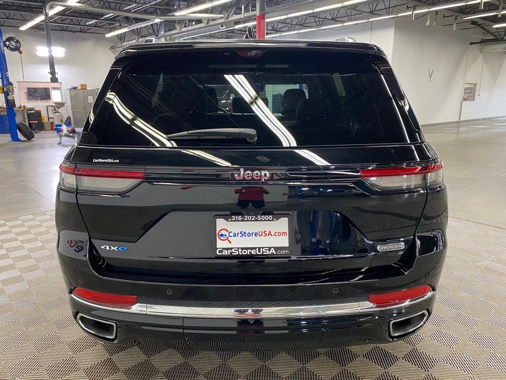 Used 2023 Jeep Grand Cherokee Overland w/ Luxury Tech Group IV AWD/4WD image 9