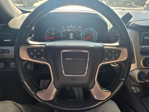Used 2018 GMC Yukon Denali w/ Denali Ultimate Package image 17