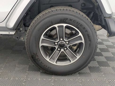 Used 2023 Jeep Wrangler Sahara AWD/4WD image 13