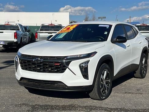 Used 2024 Chevrolet Trax RS image 1