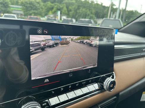 New 2025 GMC Canyon AT4 w/ LPO, Off Road Lift Package image 21