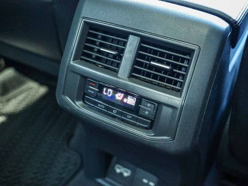 Used 2020 Volkswagen Atlas SE w/ Panoramic Sunroof Package image 25