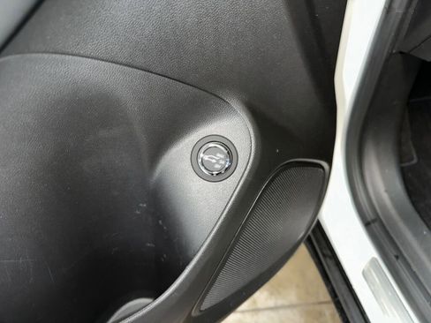 Certified 2022 Buick Encore GX Select image 9