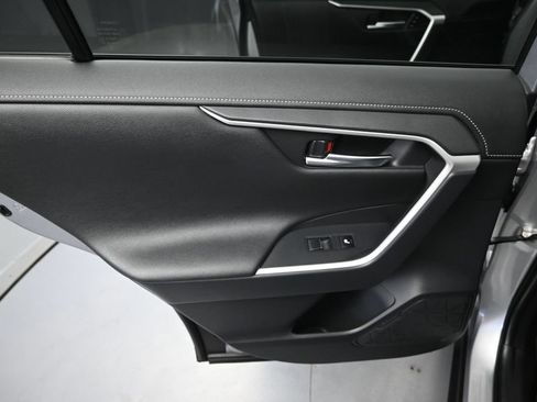 Used 2019 Toyota RAV4 Limited AWD/4WD image 28