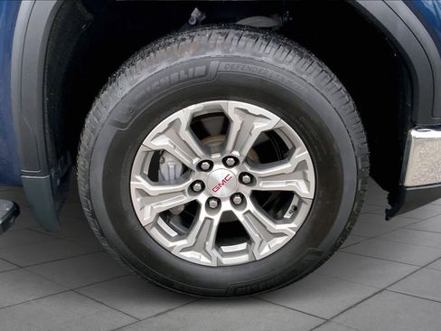 Used 2023 GMC Sierra 1500 SLT w/ SLT Convenience Package image 10