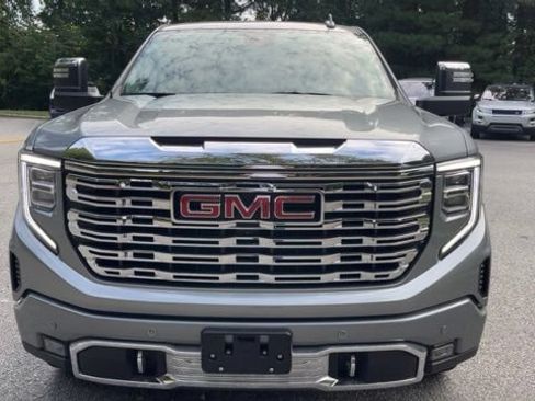 Used 2025 GMC Sierra 1500 Denali w/ Denali Reserve Package AWD/4WD image 3