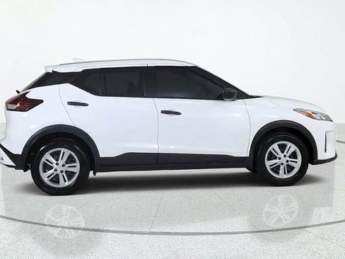 Used 2024 Nissan Kicks S FWD image 7