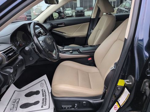 Used 2018 Lexus IS 300 AWD w/ Comfort Package image 9