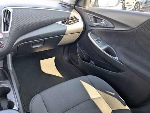 Used 2025 Chevrolet Malibu LT FWD image 16