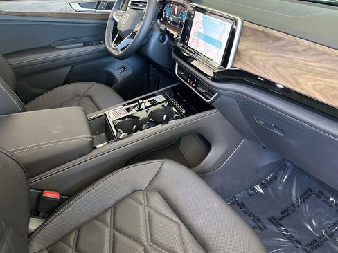 New 2026 Volkswagen Atlas SE w/ Panoramic Sunroof Package AWD/4WD image 16