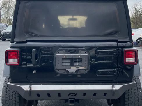 Used 2018 Jeep Wrangler Unlimited Rubicon image 4