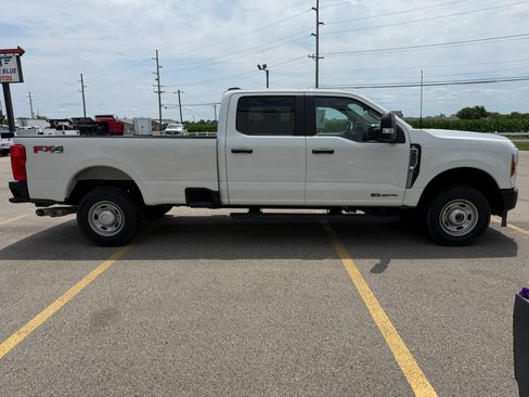 Used 2025 Ford F250 XL w/ FX4 Off-Road Package AWD/4WD image 9