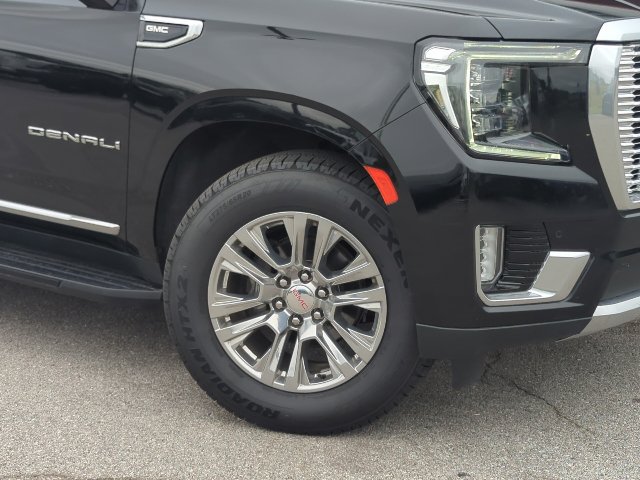 Used 2023 GMC Yukon XL Denali AWD/4WD image 2