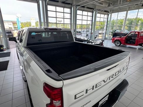 Used 2023 Chevrolet Silverado 1500 LT AWD/4WD image 35