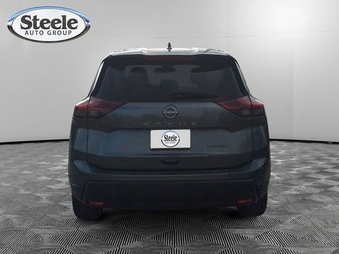 Used 2024 Nissan Rogue SV image 4