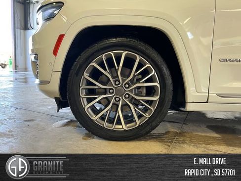 Used 2021 Jeep Grand Cherokee L Summit AWD/4WD image 27