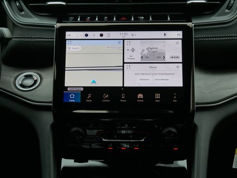 New 2025 Jeep Grand Cherokee Limited w/ Black Appearance Package image 10