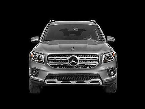 Used 2023 Mercedes-Benz GLB 250 4MATIC image 3