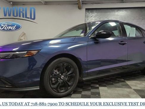 Used 2025 Honda Accord SE image 4