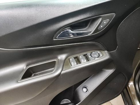 Used 2023 Chevrolet Equinox LT image 10