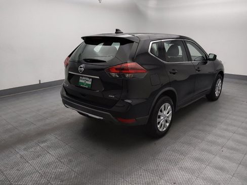 Used 2019 Nissan Rogue S AWD/4WD image 9