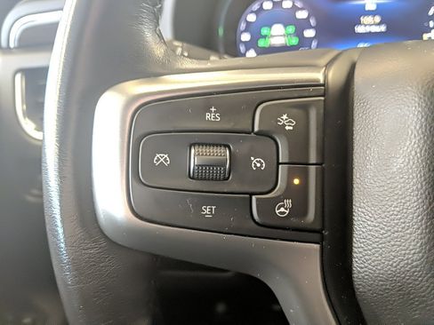 Used 2022 Chevrolet Suburban Z71 w/ Luxury Package image 21