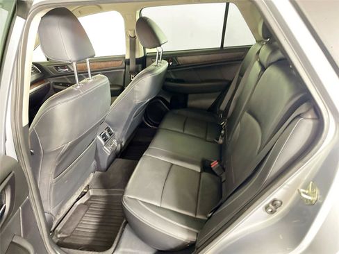 Used 2019 Subaru Outback 2.5i Limited AWD/4WD image 11