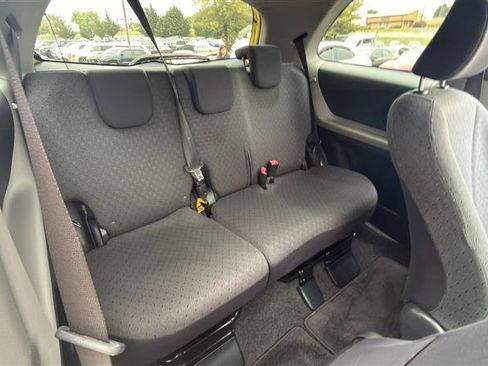 Used 2010 Toyota Yaris 2-Door Hatchback FWD image 15