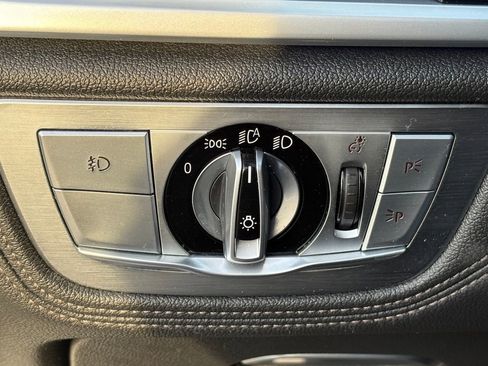 Used 2017 BMW 750i image 20