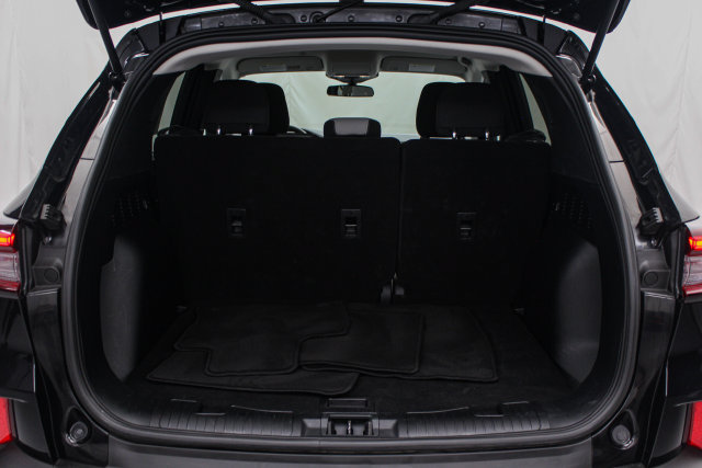Certified 2025 Ford Escape Active AWD/4WD image 9