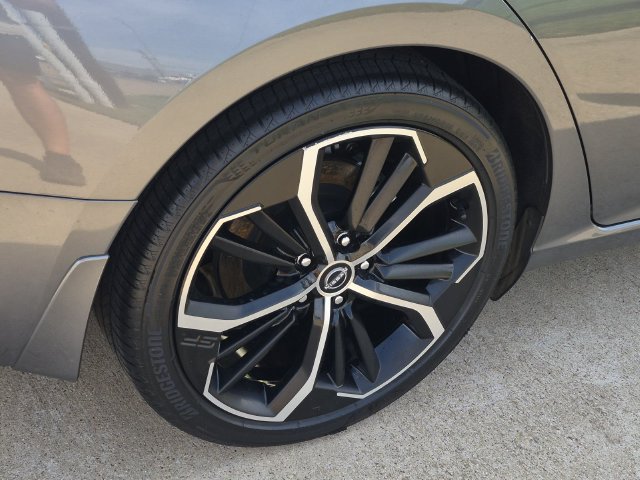 Used 2024 Nissan Altima 2.5 SR w/ SR Premium Package FWD image 7