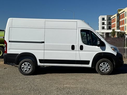 New 2026 RAM ProMaster 1500 w/ Quick Order Package 22G SLT image 2
