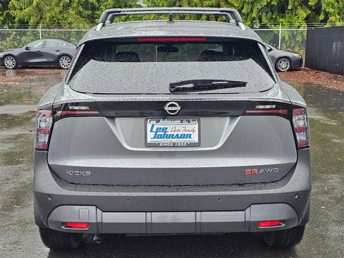 New 2026 Nissan Kicks SR w/ Cold Weather Package image 6