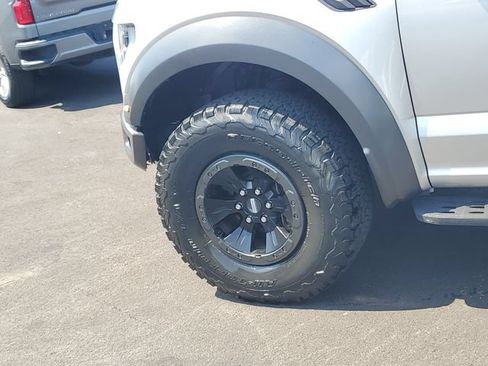 Used 2018 Ford F150 Raptor w/ Equipment Group 801A Mid AWD/4WD image 8