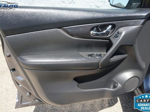 Used 2018 Nissan Rogue S AWD/4WD image 26