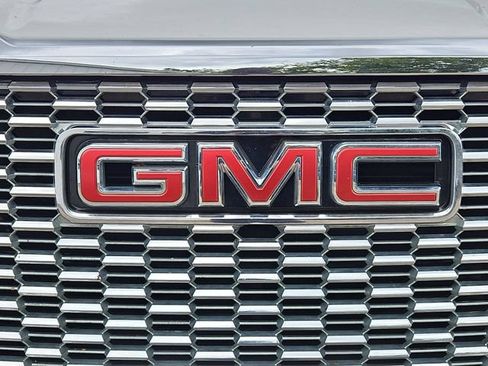 Certified 2023 GMC Yukon SLT RWD image 32