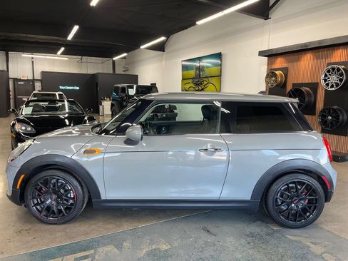 Used 2019 MINI Cooper 2-Door Hardtop FWD image 7