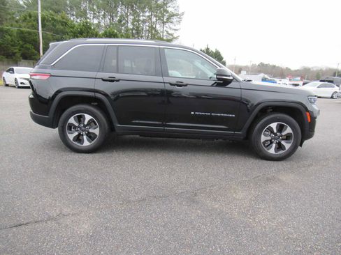 Used 2023 Jeep Grand Cherokee 4WD 4xe w/ Luxury Tech Group II image 4