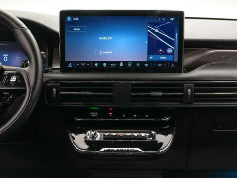Used 2025 Lincoln Corsair Reserve AWD/4WD image 15