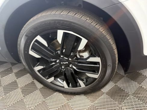 Certified 2024 Kia Telluride SX Prestige AWD/4WD image 37